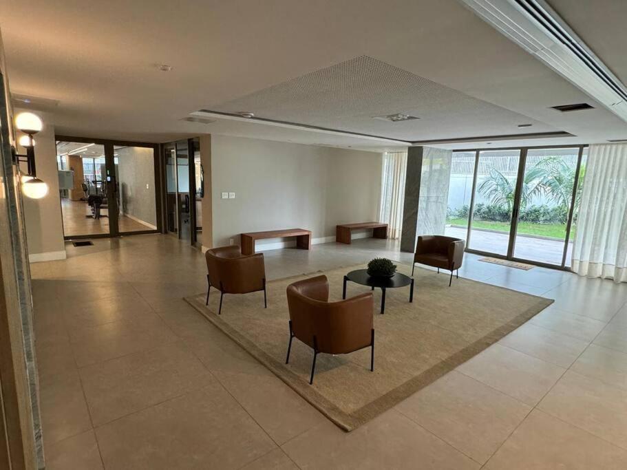 Apartamento alto padrão Salvador BC1309 Pé na Areia Vista Mar Barra Ondina