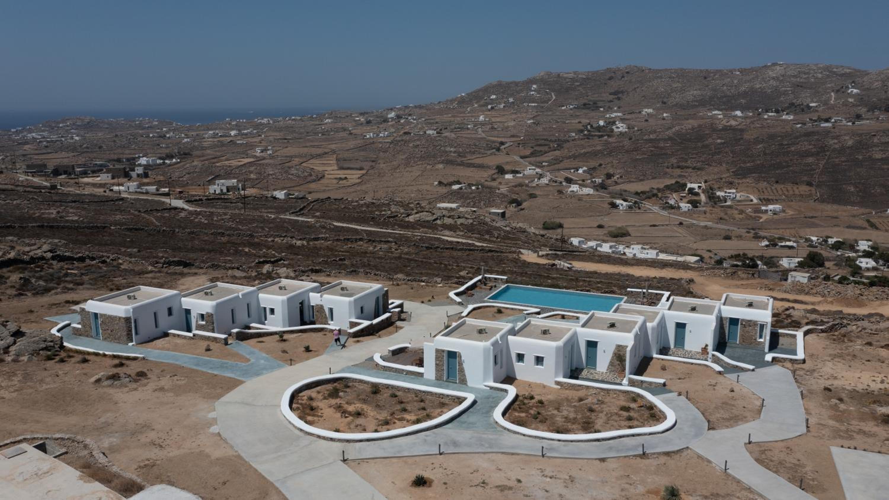Thronos Suites