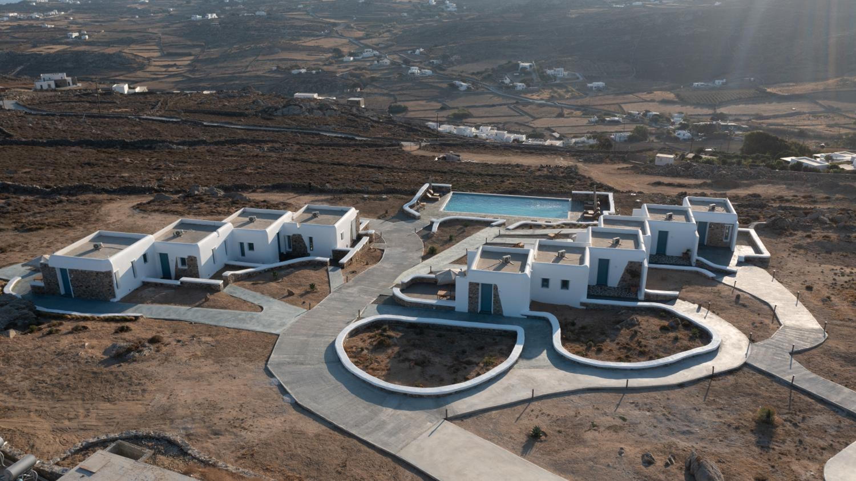 Thronos Suites
