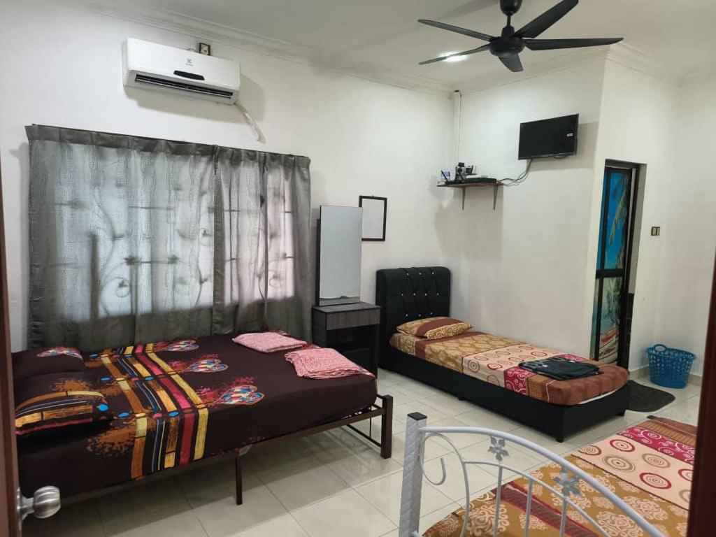 The Crown Homestay