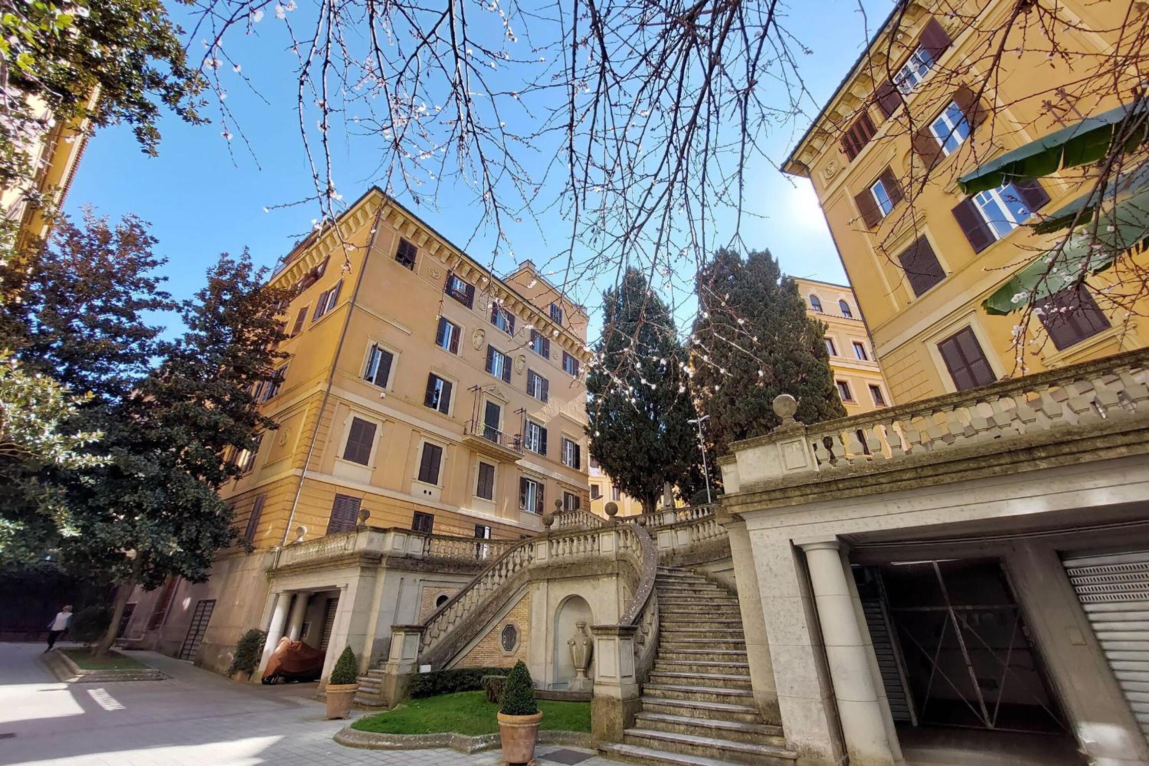 Parioli, Bright And Quiet 2BR Apartment By Halldis