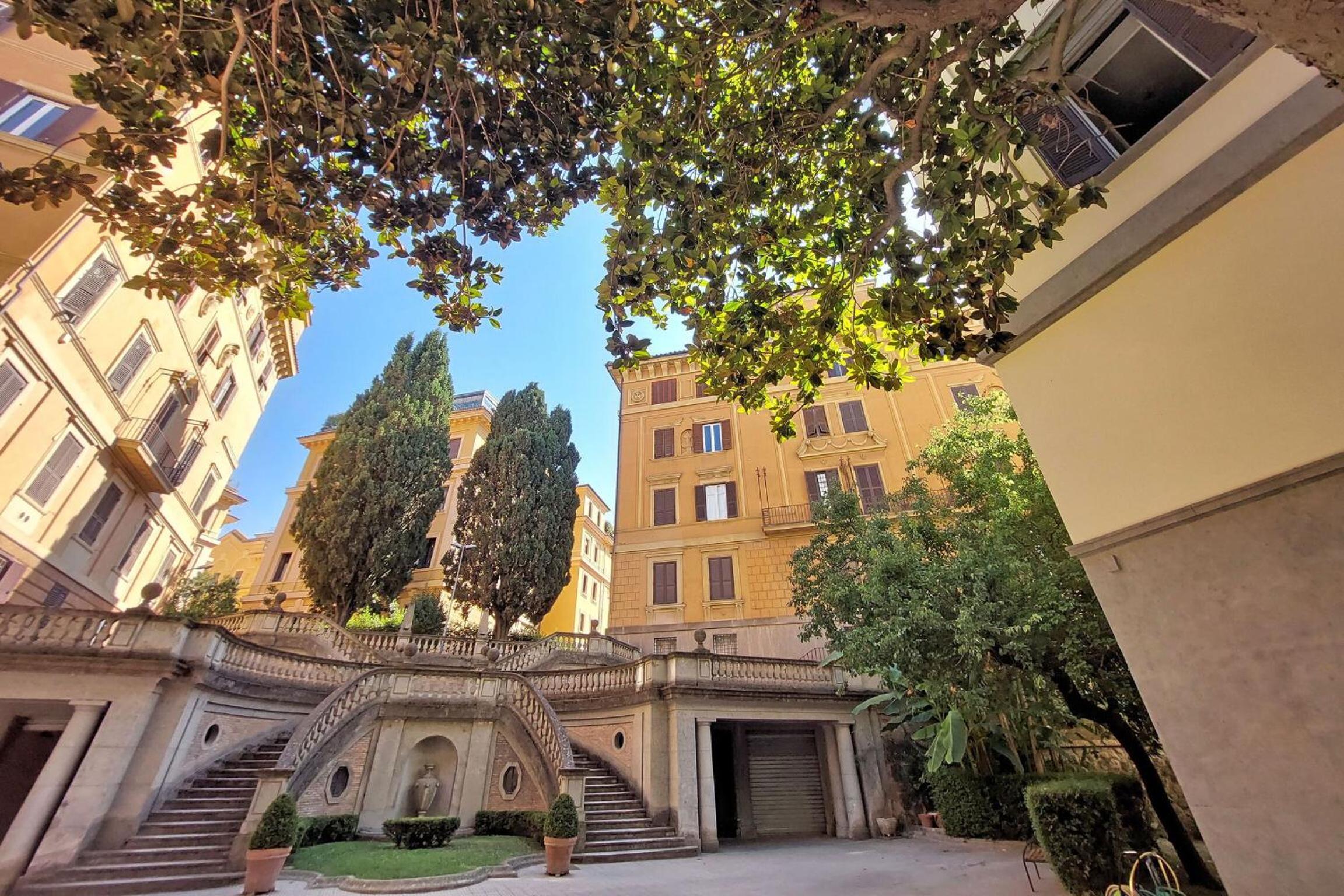 Parioli, Bright And Quiet 2BR Apartment By Halldis