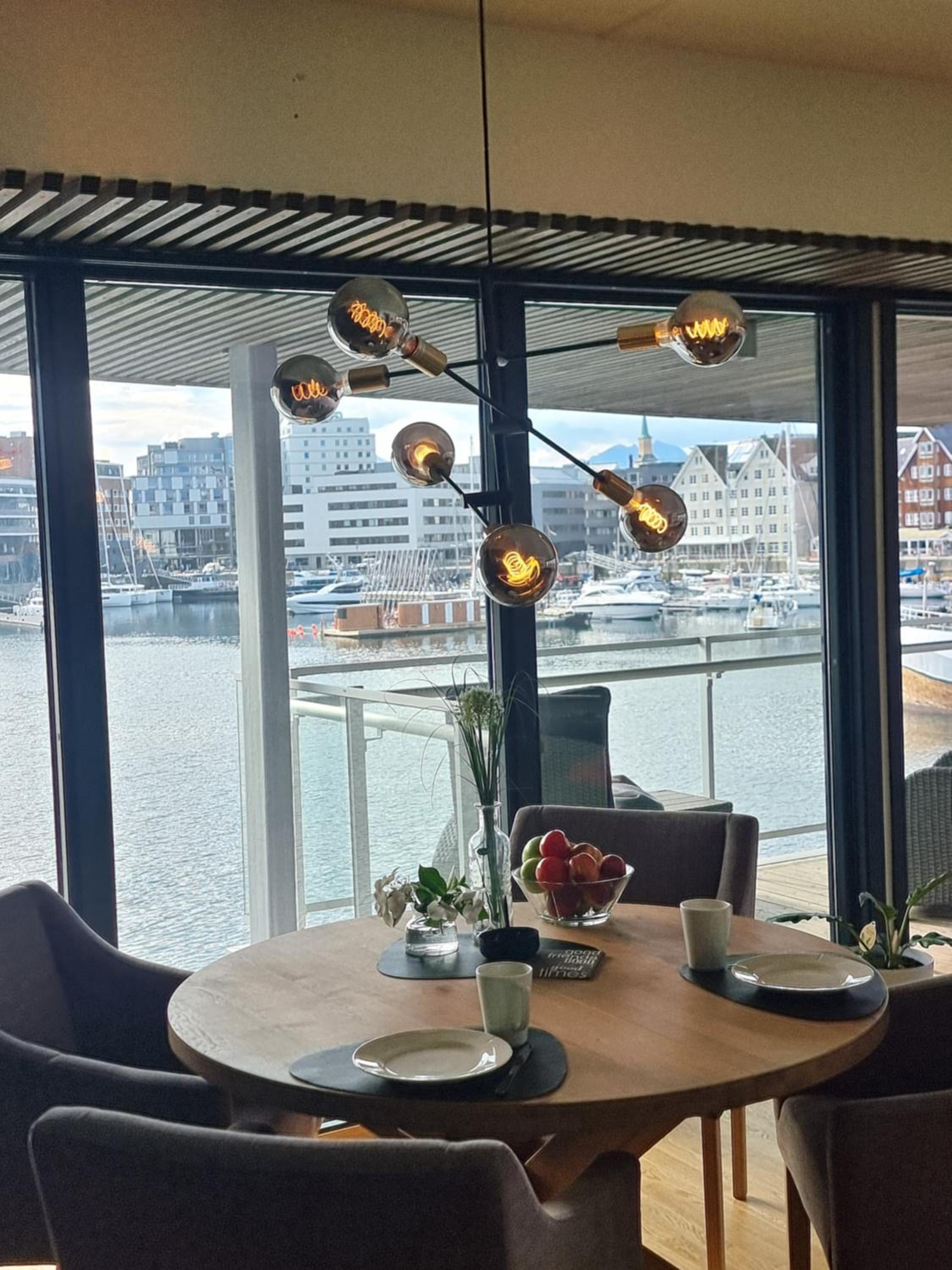 The Seaview Suite - Tromsø harbour! view 2
