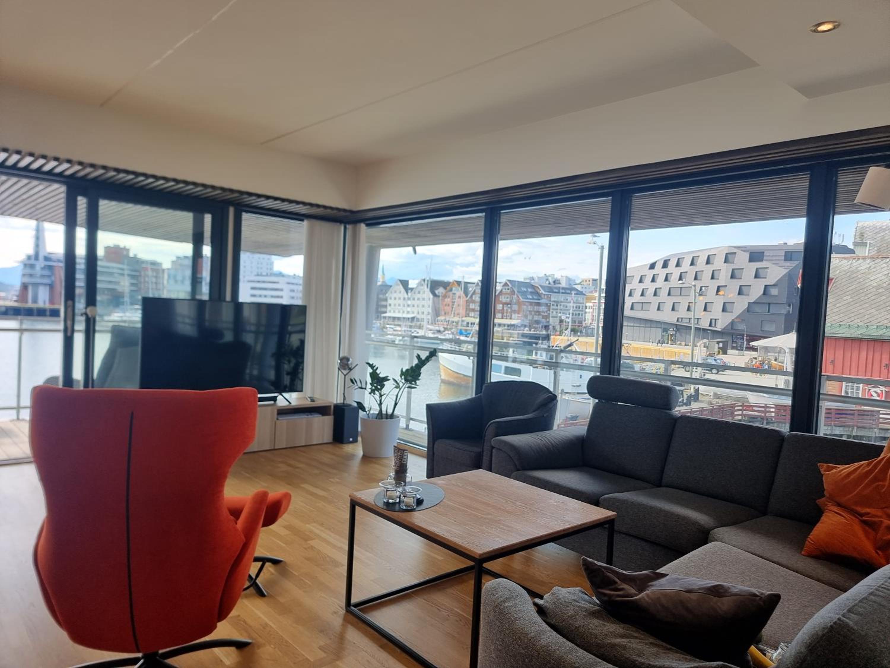 The Seaview Suite - Tromsø harbour! view 5