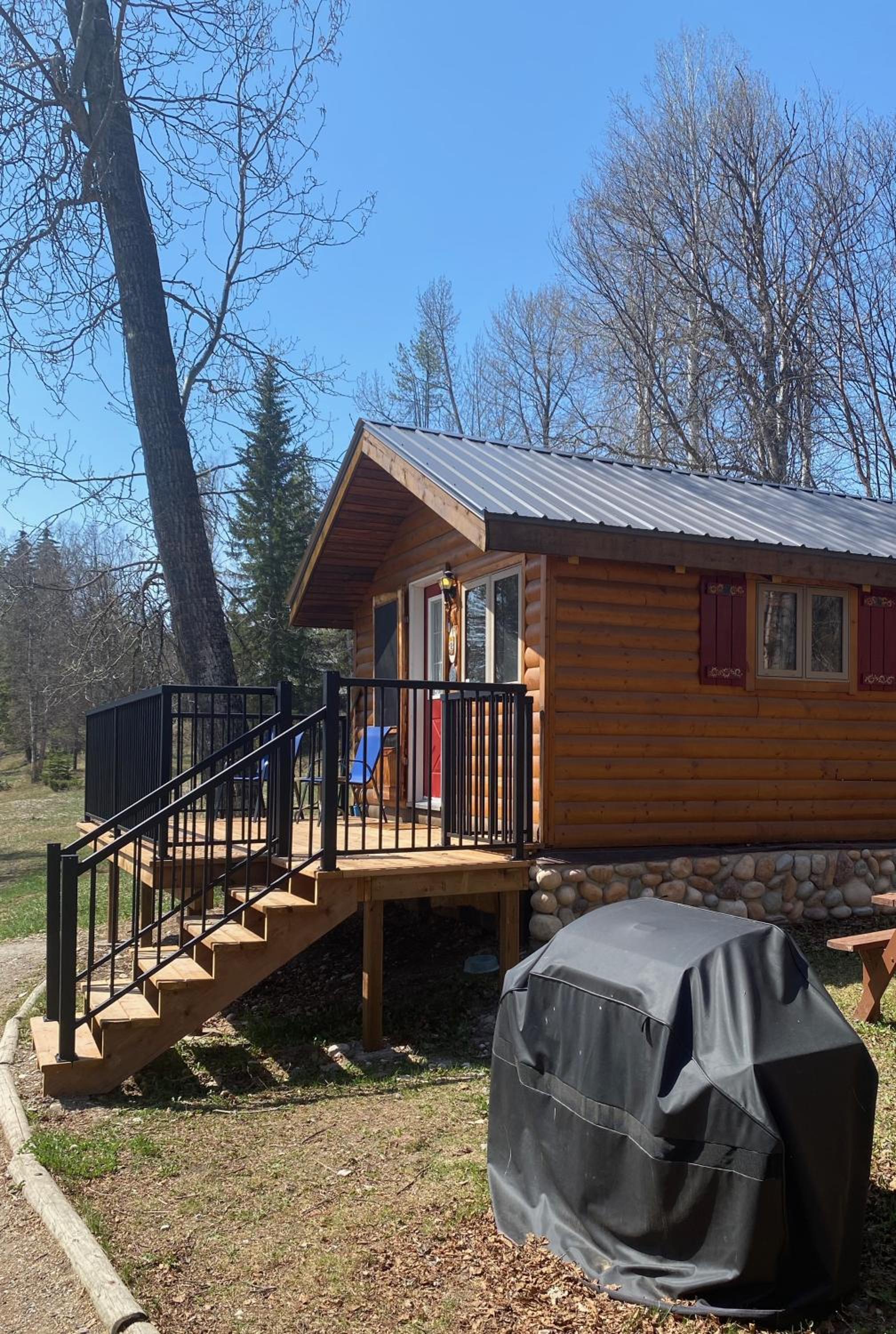 Golden Vacations - Rocky Mountain Cabins and Home - Property Image 1