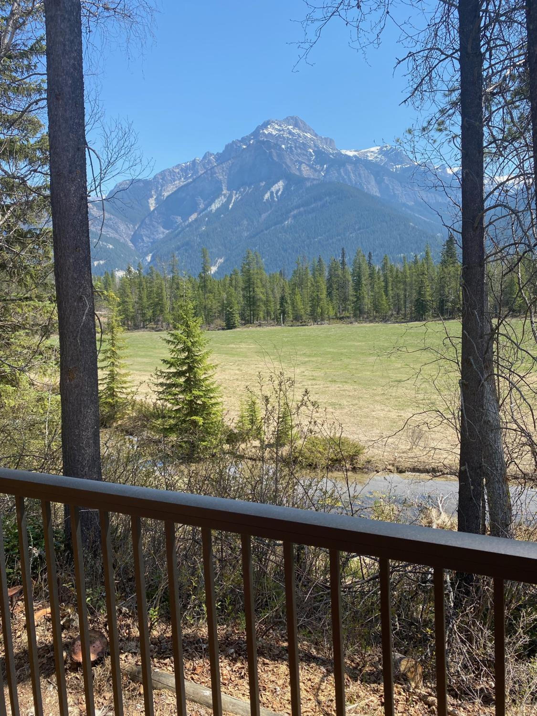 Golden Vacations - Rocky Mountain Cabins and Home - Property Image 4