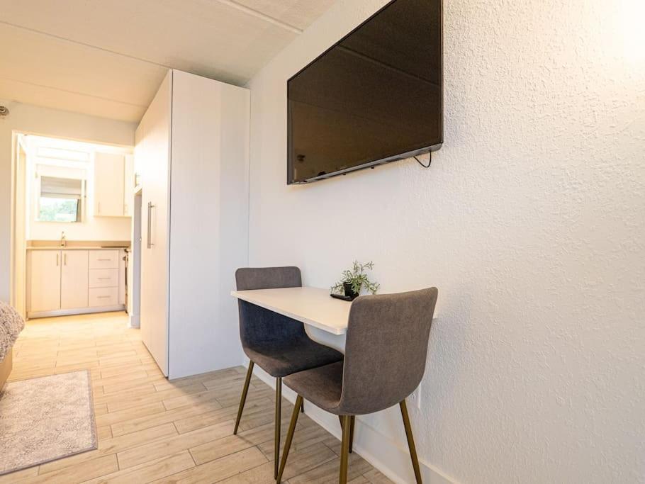 Next to Disney 1BR Retreat in Orlando With Lake view view 3