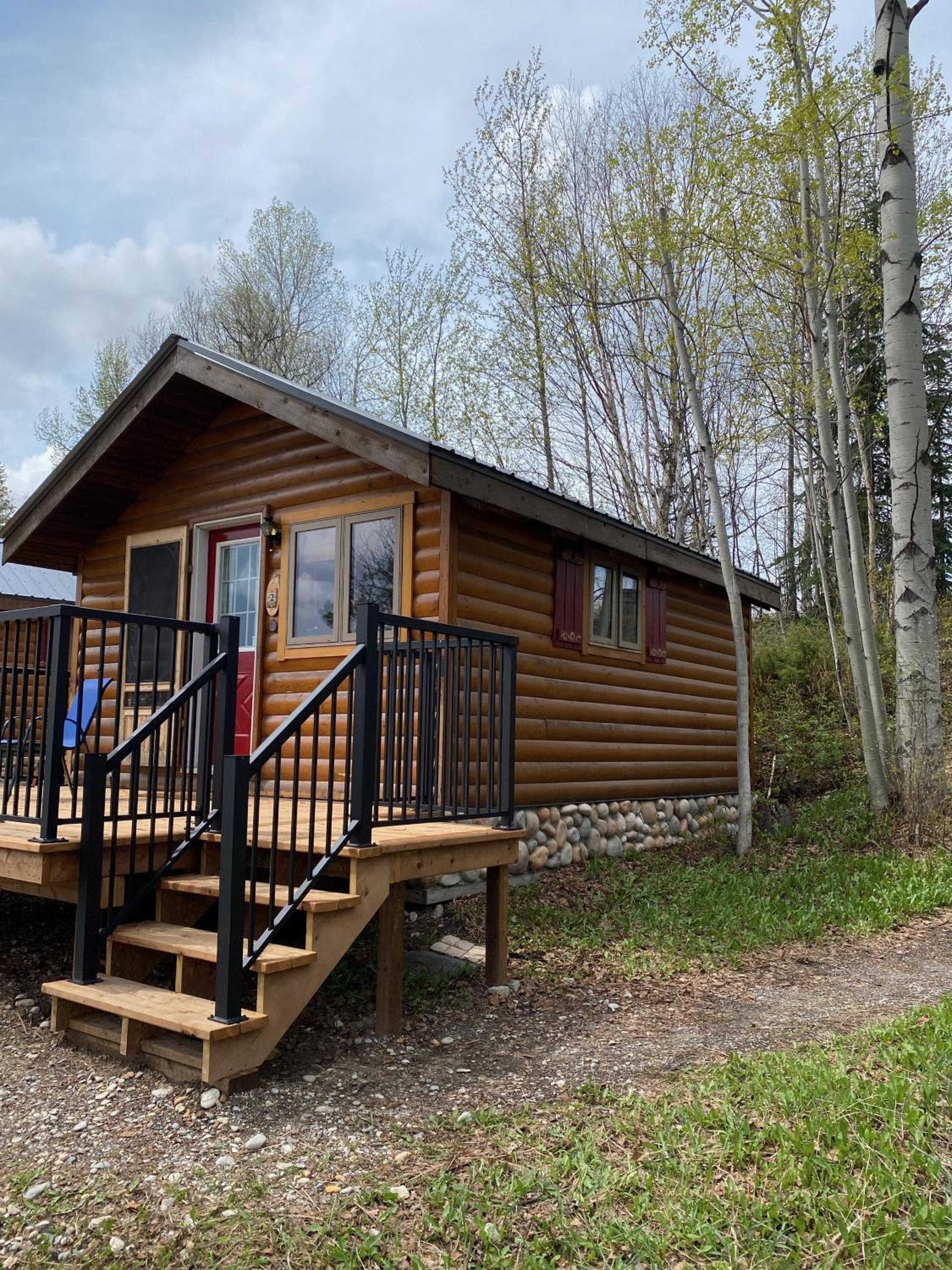 Golden Vacations - Rocky Mountain Cabins and Home - Property Image 3