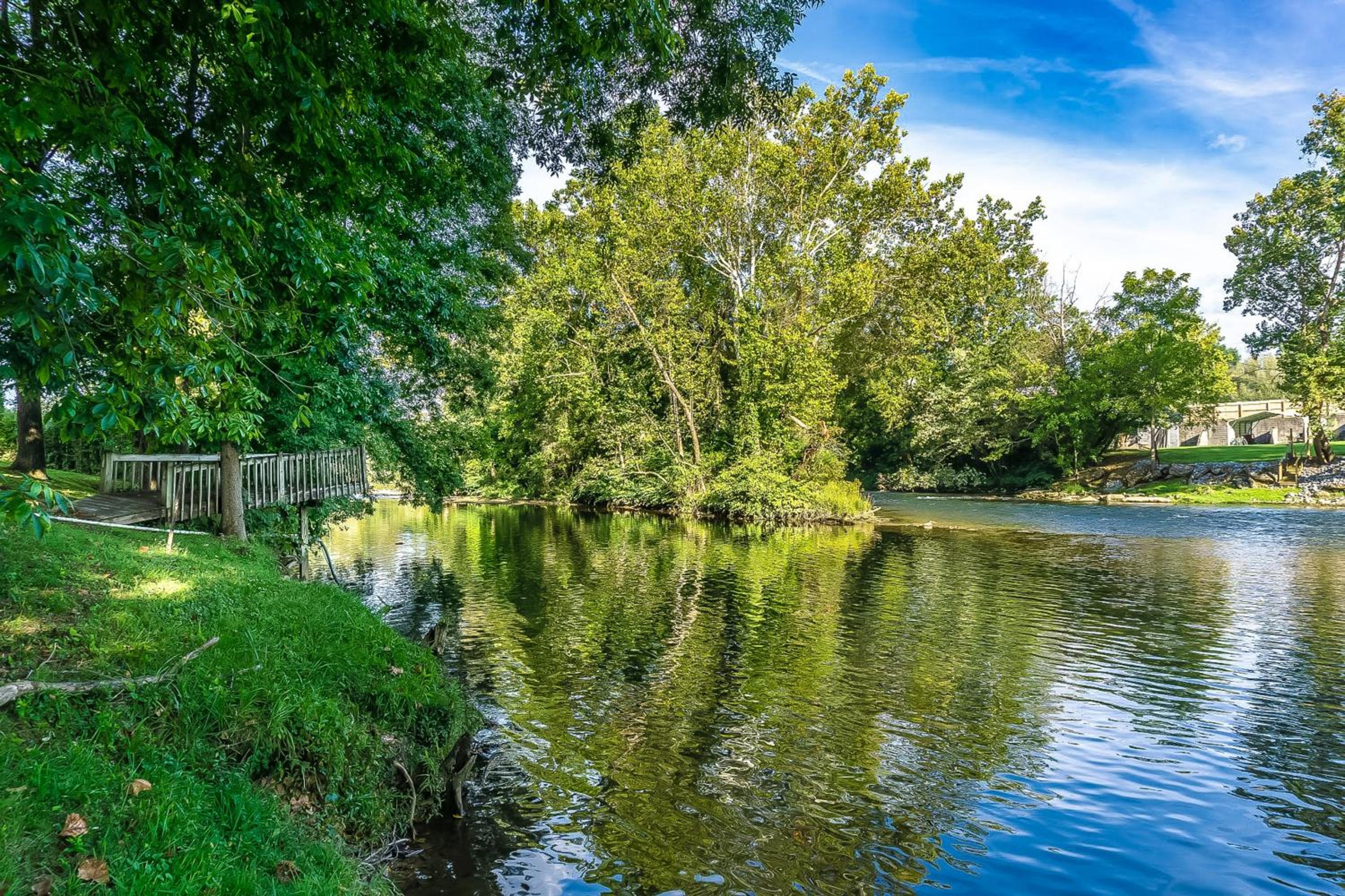Dock! Riverfront Anglers Oasis in Elizabethton