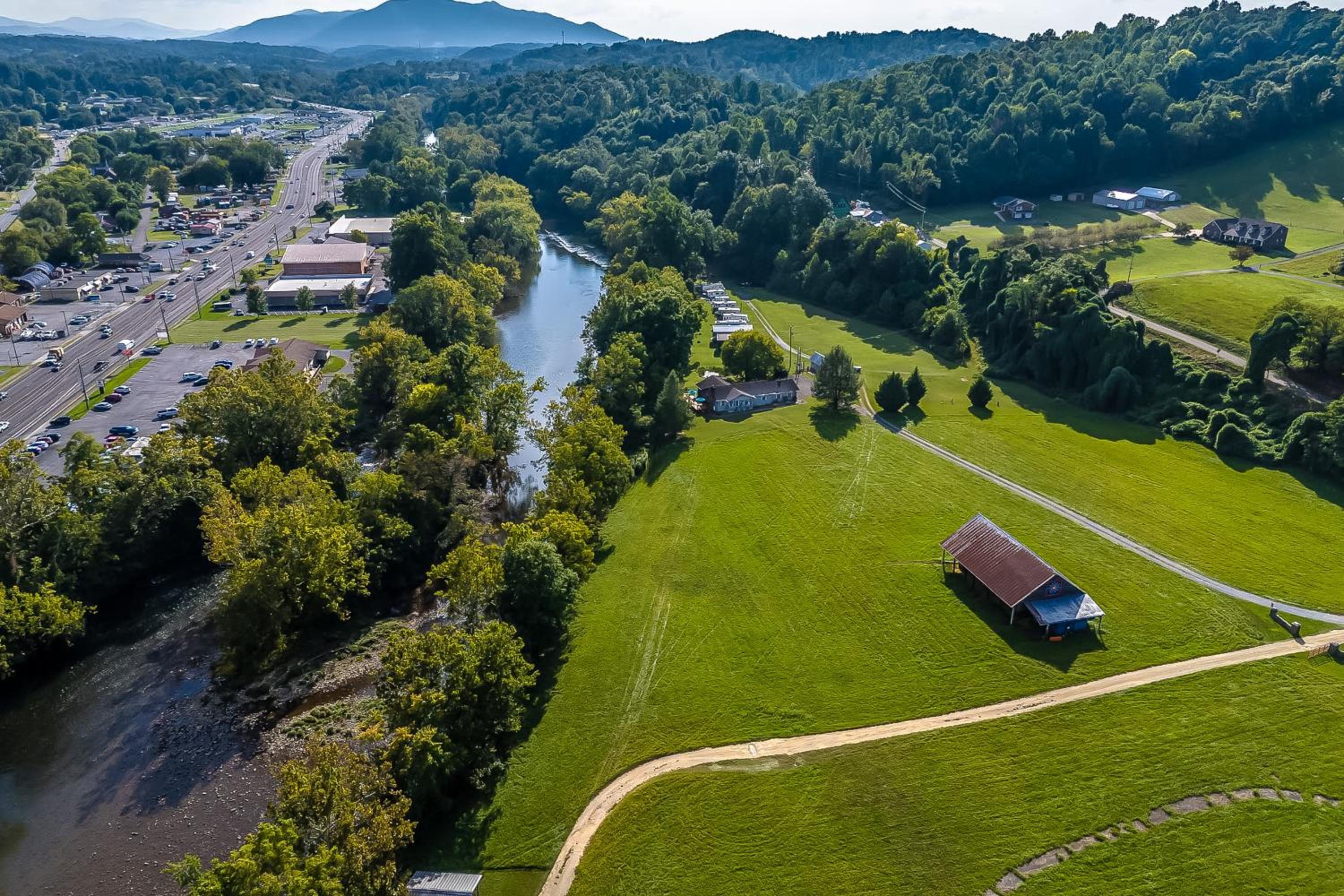 Dock! Riverfront Anglers Oasis in Elizabethton