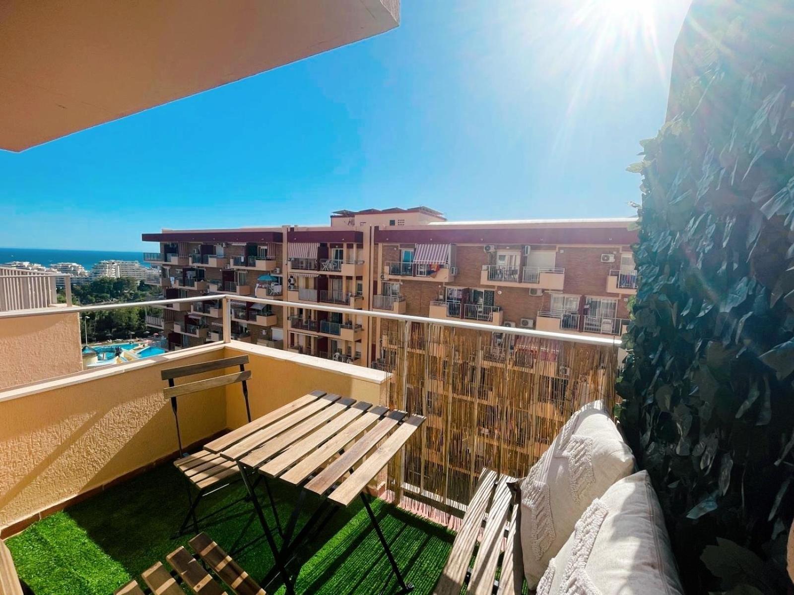 Bythewave Apartments