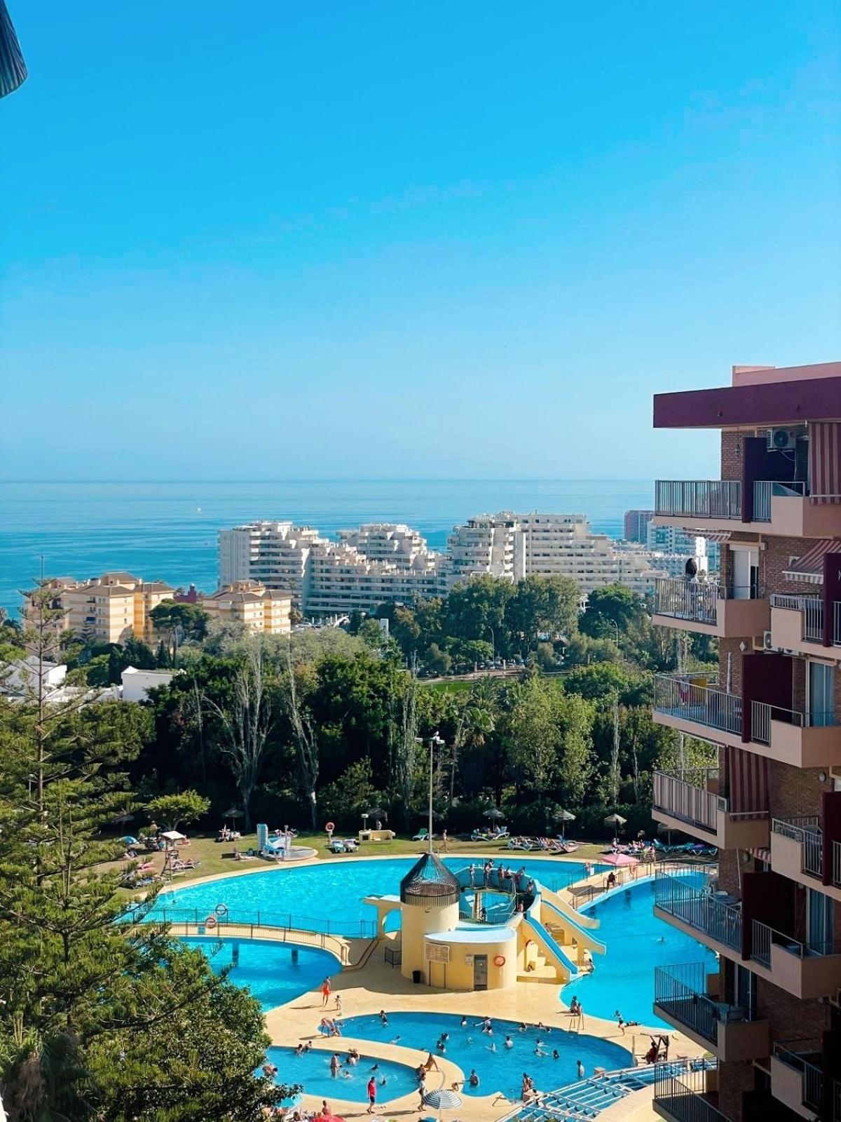 Bythewave Apartments
