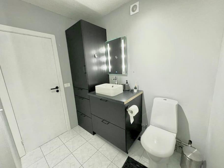 Cozy Apartment by Keflavik Airport view 4