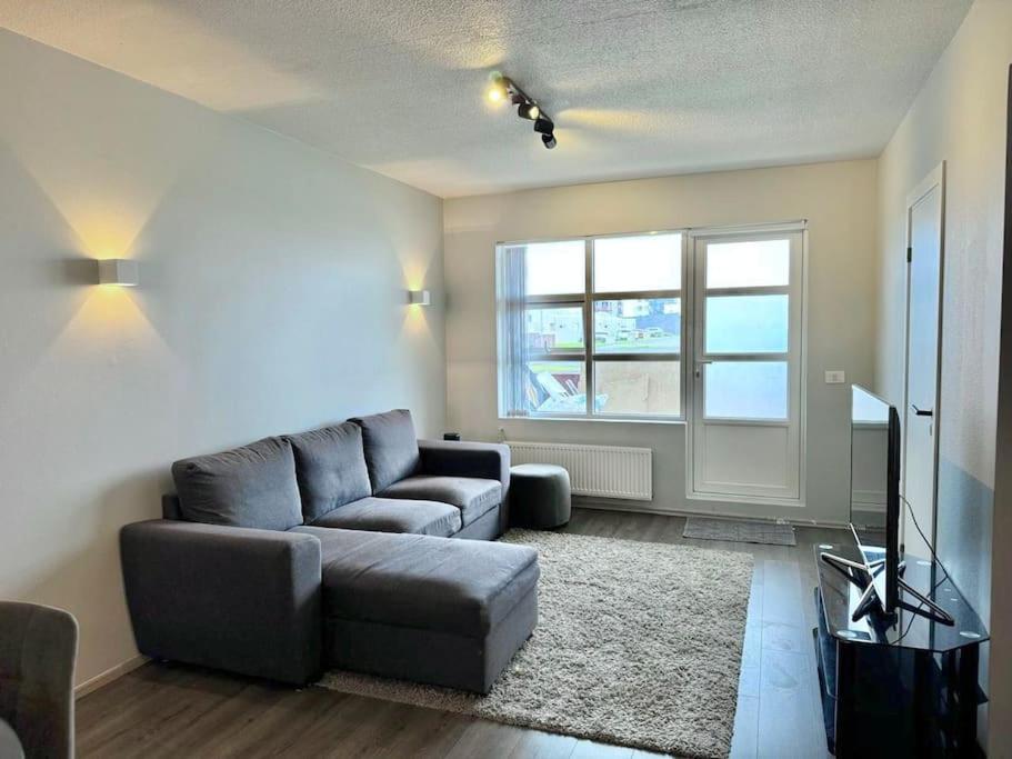 Cozy Apartment by Keflavik Airport view 5