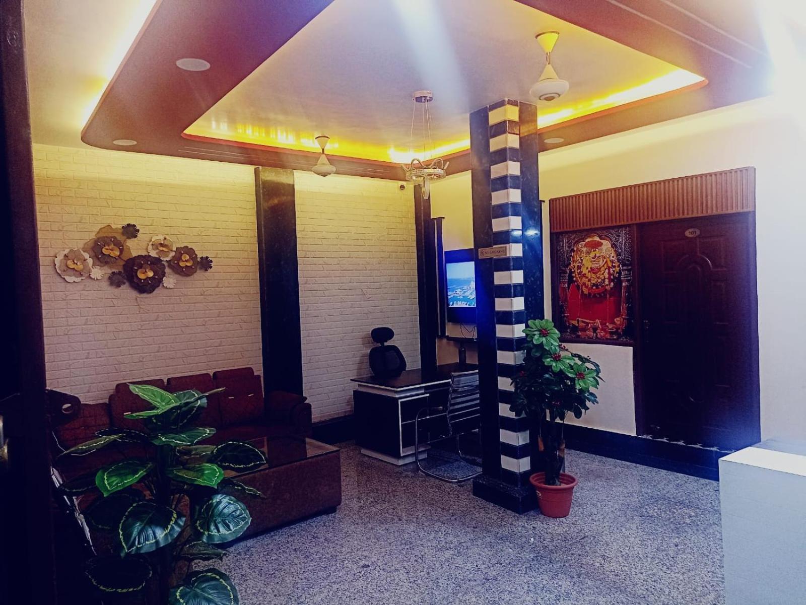 Lobby & Reception