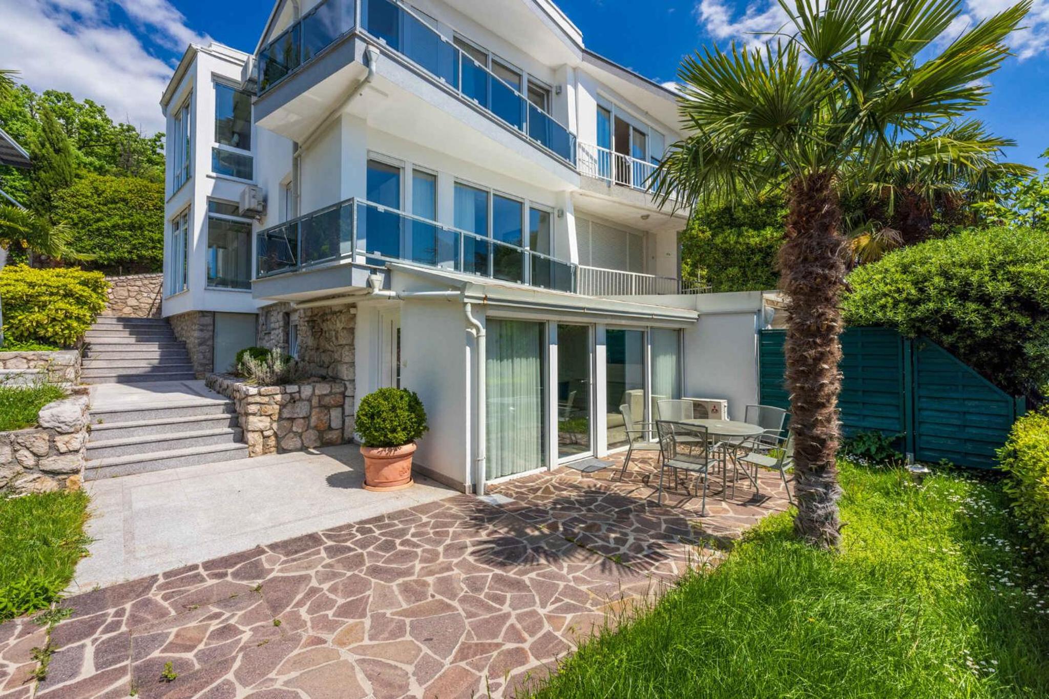 Apartments in Crikvenica 45073