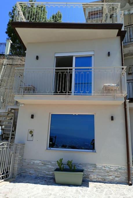 Intero Alloggio Casa Mylai view 5
