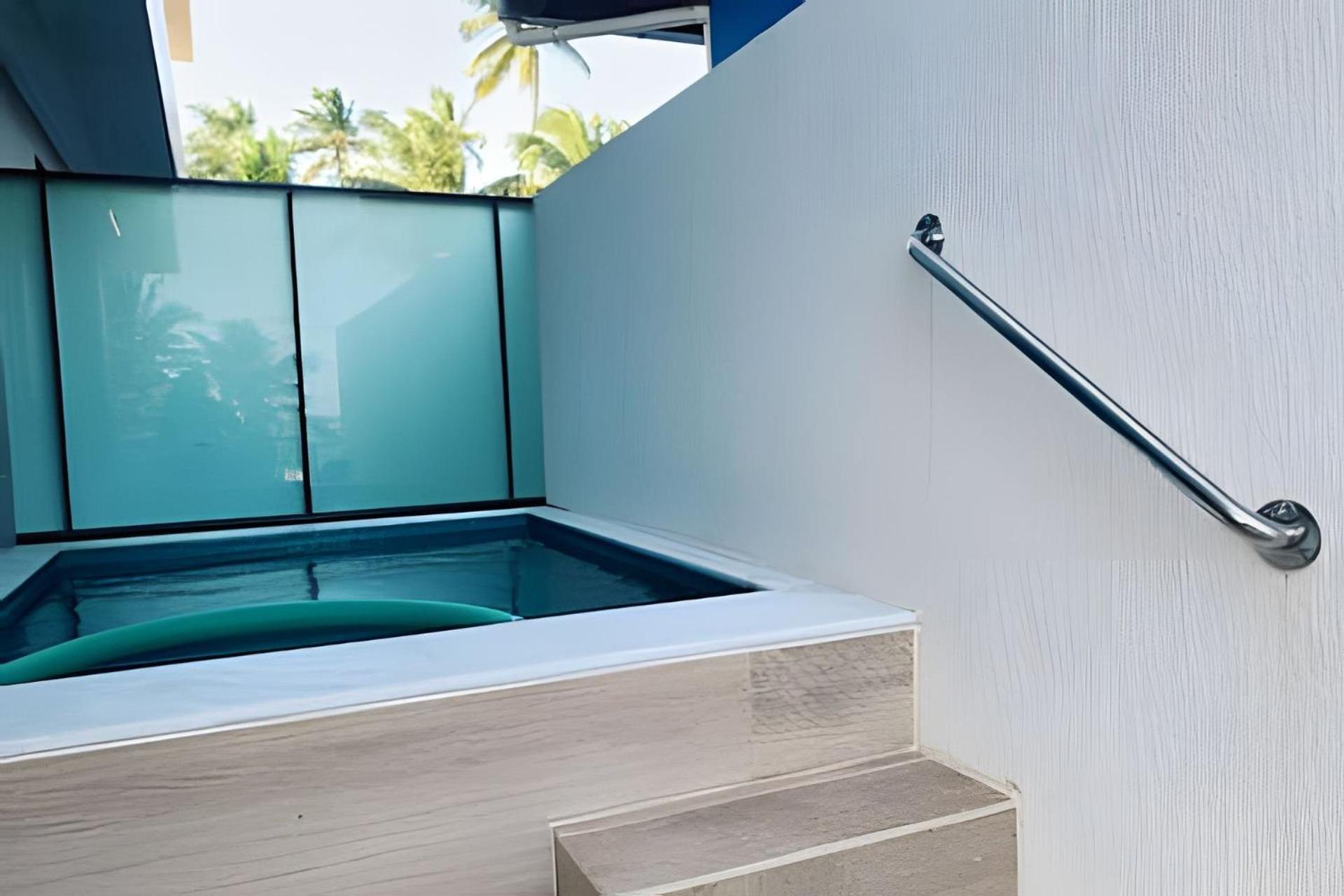 Beachfront flat at Porto de Galinhas beach, close to the natural pools.