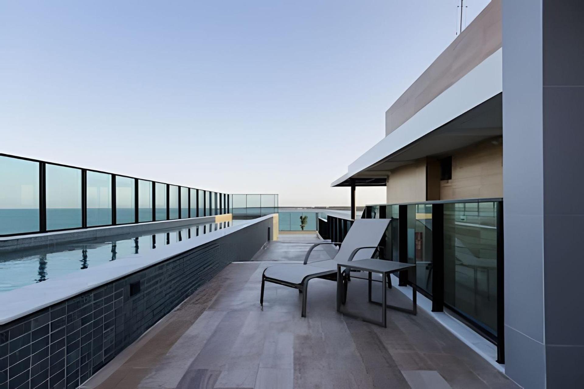 Beachfront flat at Porto de Galinhas beach, close to the natural pools.