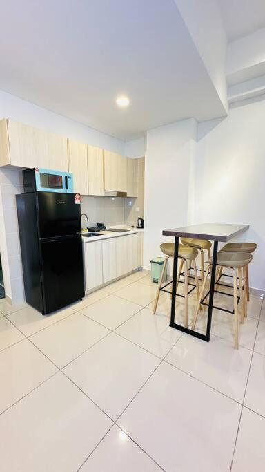 Elegant Suite at Vivo - Mins to Mid Valley