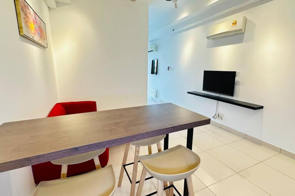 Elegant Suite at Vivo - Mins to Mid Valley