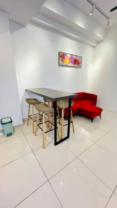 Elegant Suite at Vivo - Mins to Mid Valley