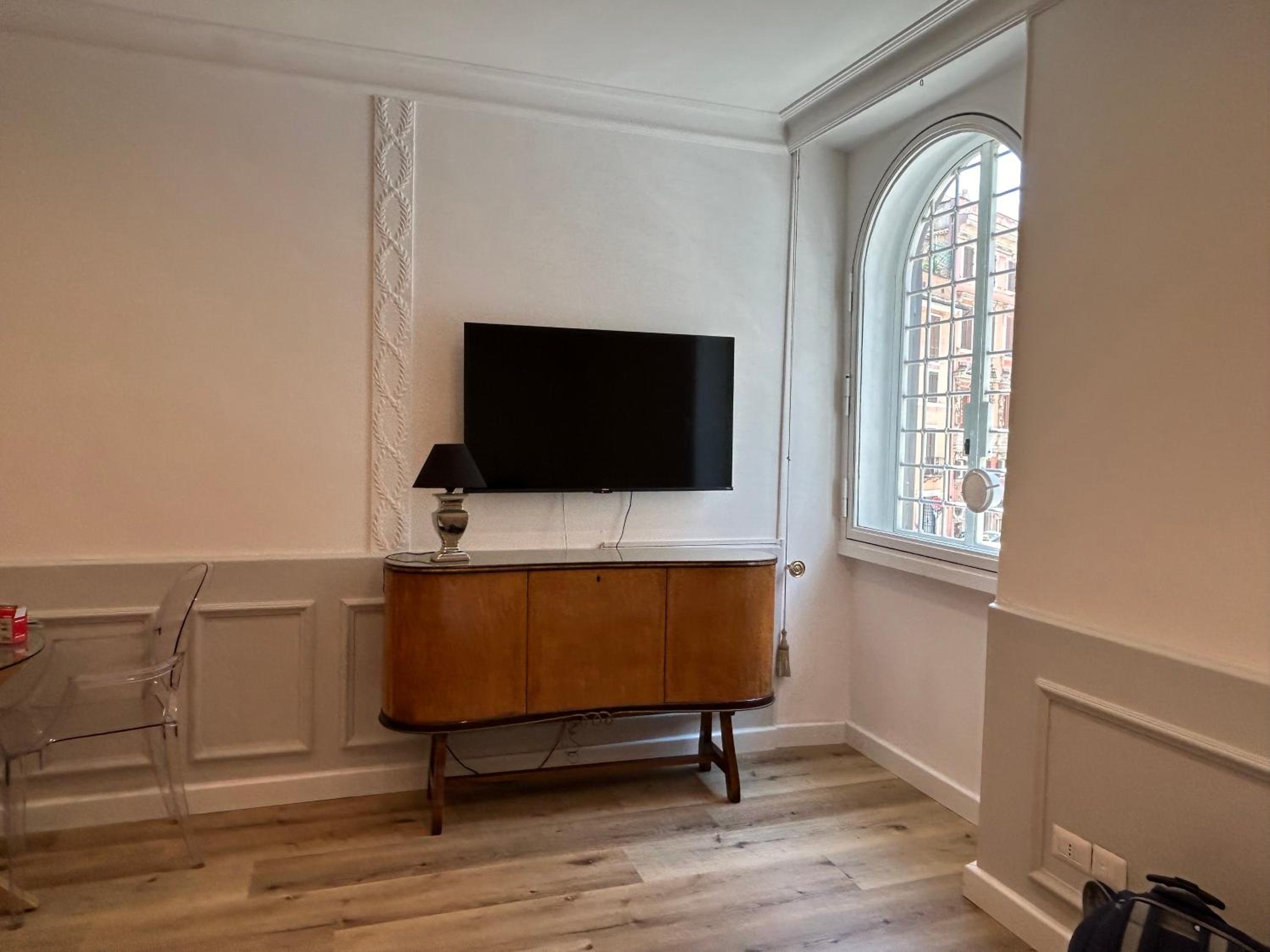 Crispi 30 Stylish Apartment
