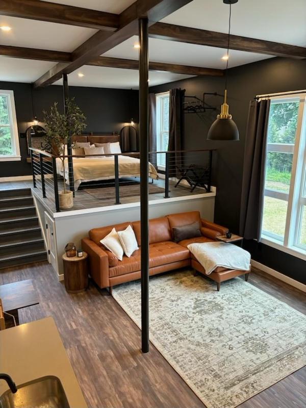 The White Creek Inn