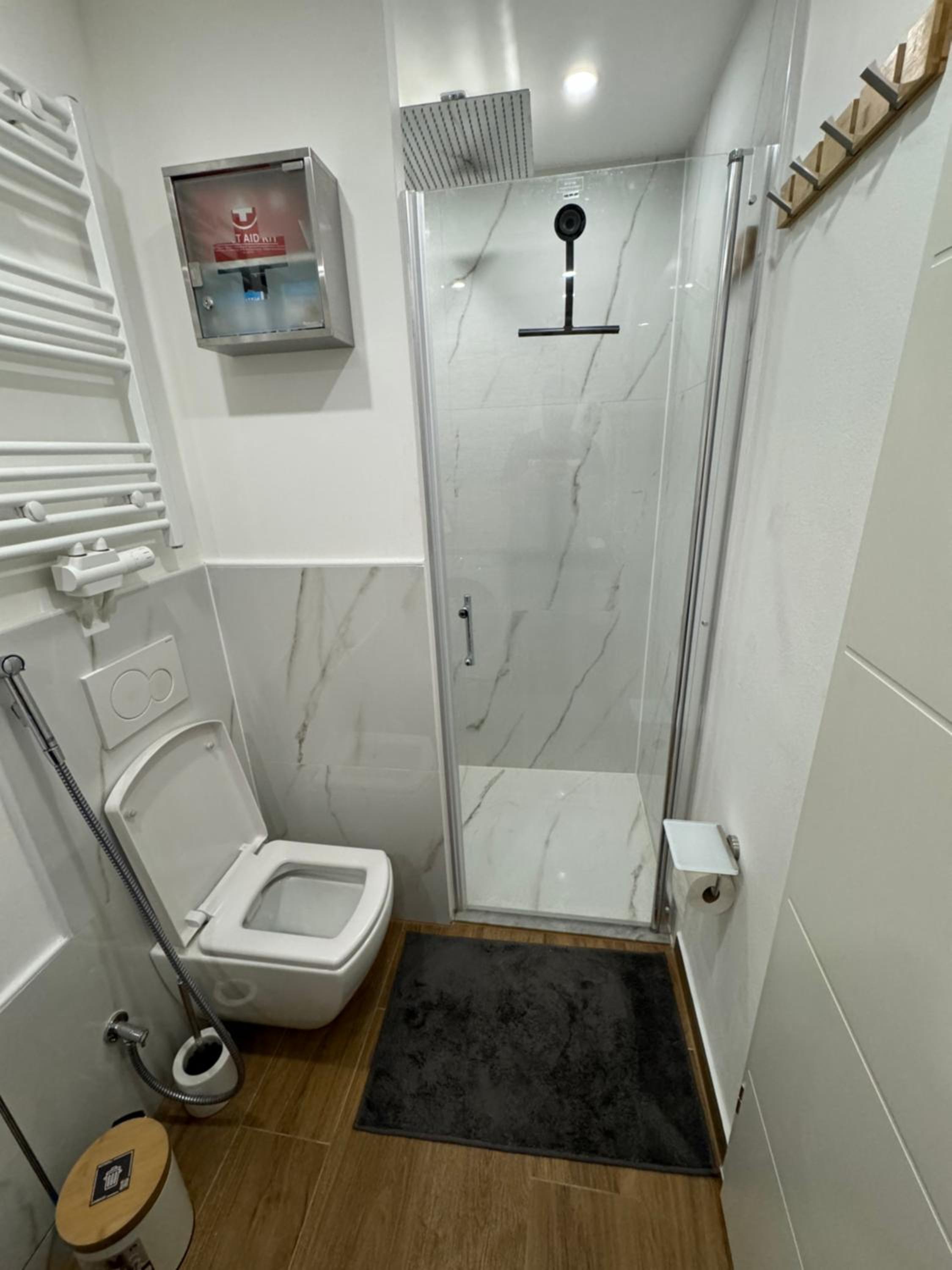 Best Central Apartment - am Marktplatz - Up to 5 - Next to Frankfurt and Hanau - Coffee and Snacks - Netflix, Prime, Disney