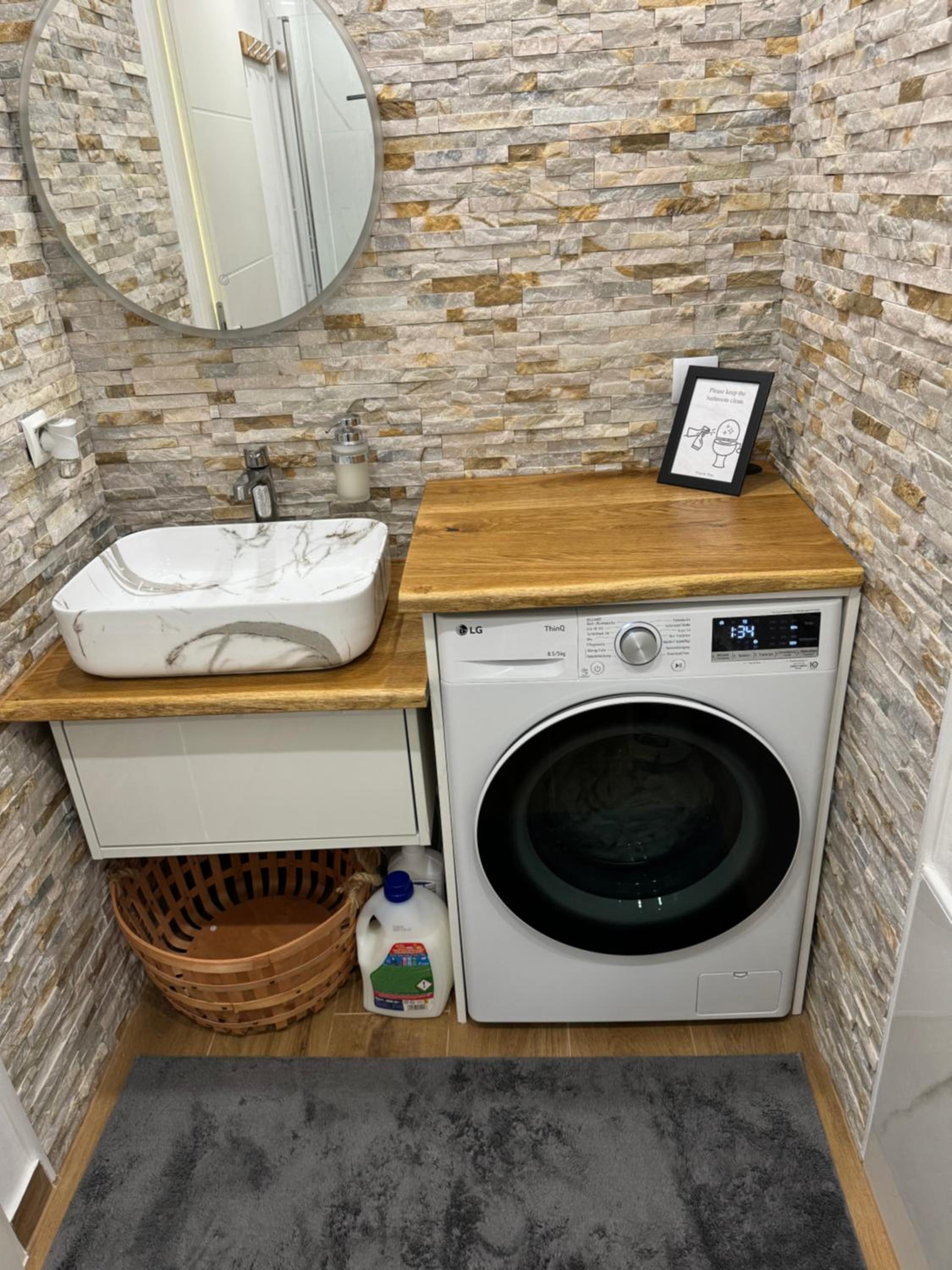 Best Central Apartment - am Marktplatz - Up to 5 - Next to Frankfurt and Hanau - Coffee and Snacks - Netflix, Prime, Disney