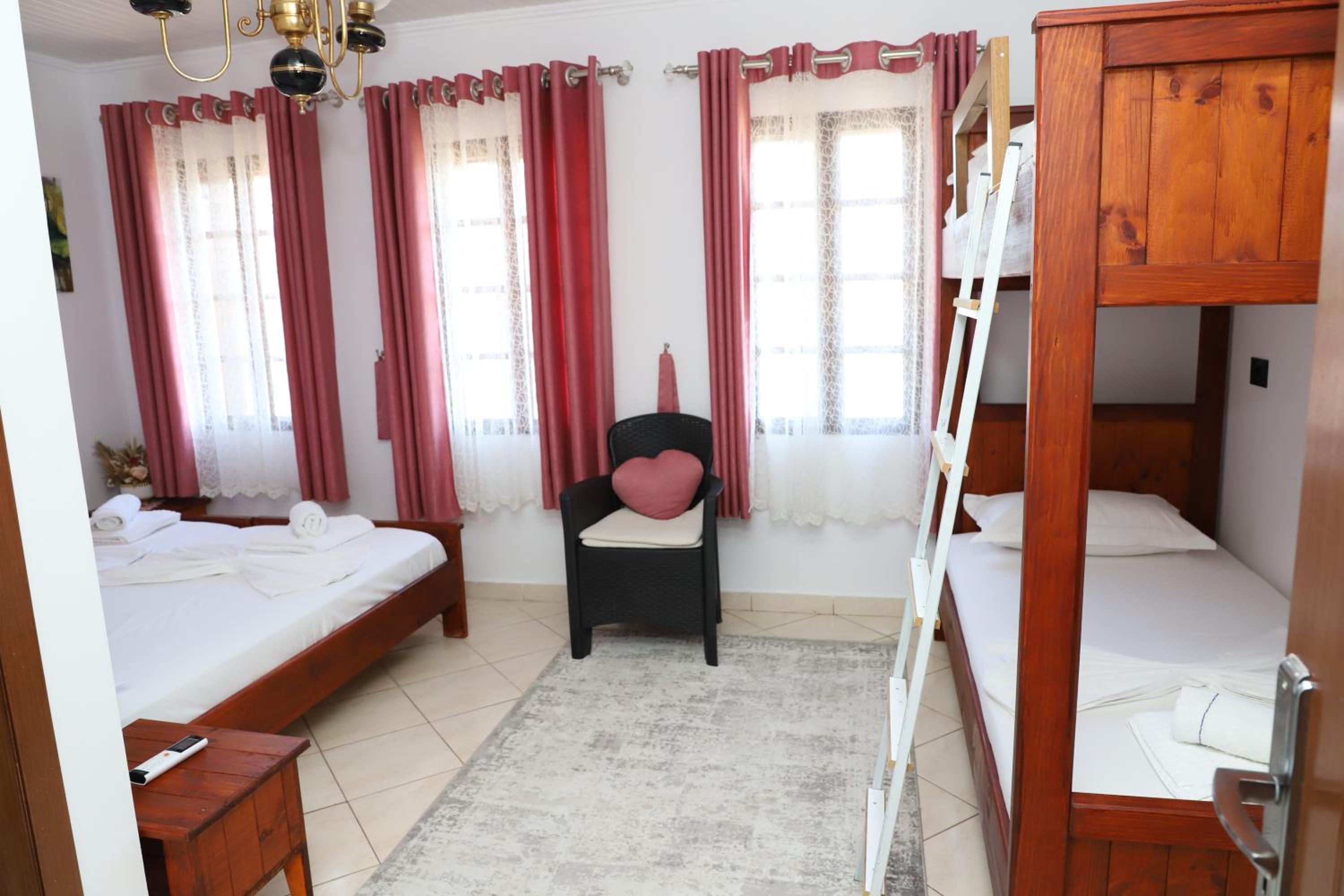 Guest House LION