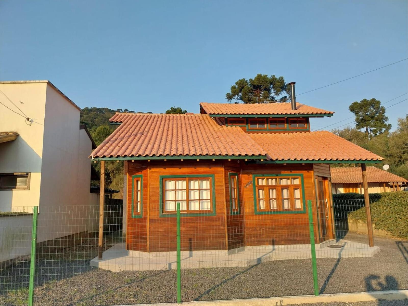 Super Casa de 3 Quartos ao Lado da Igreja Matriz