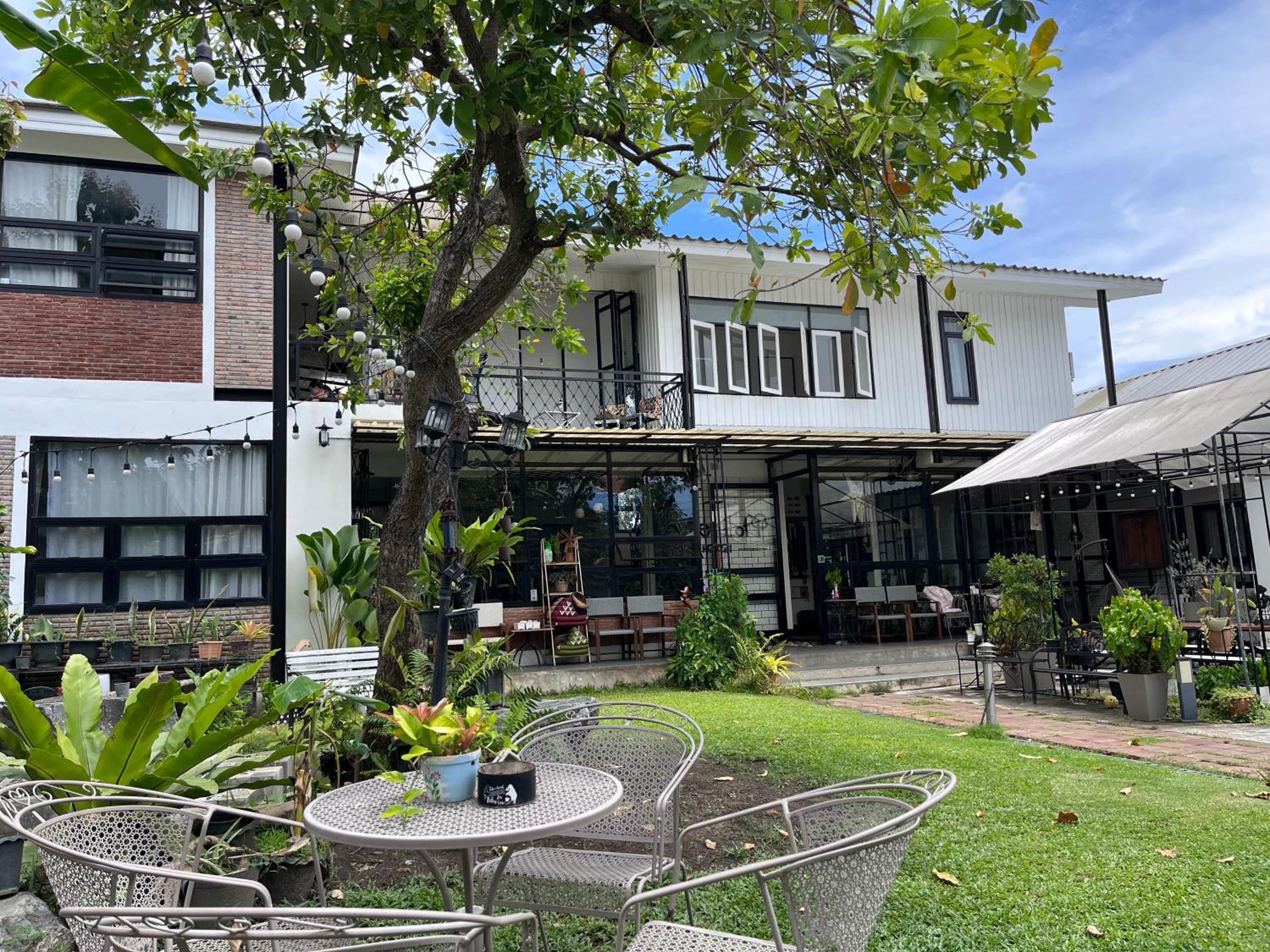 Sherloft Home & Hostel
