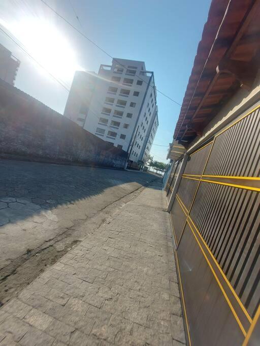 Pé na areia 3 mercados na rua centro de Mongaguá