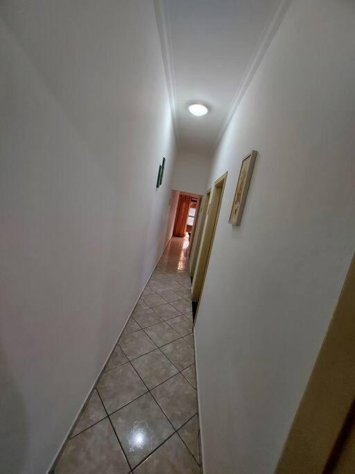 Pé na areia 3 mercados na rua centro de Mongaguá