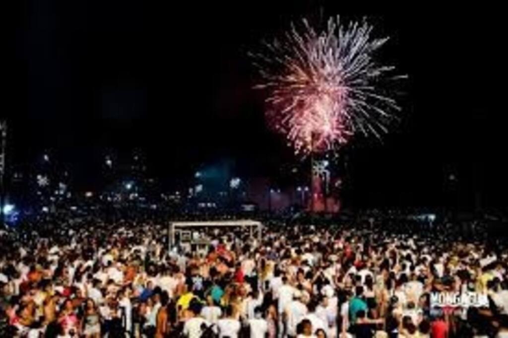 Pé na areia 3 mercados na rua centro de Mongaguá