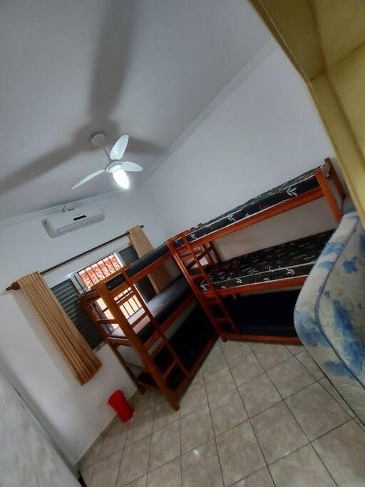 Pé na areia 3 mercados na rua centro de Mongaguá