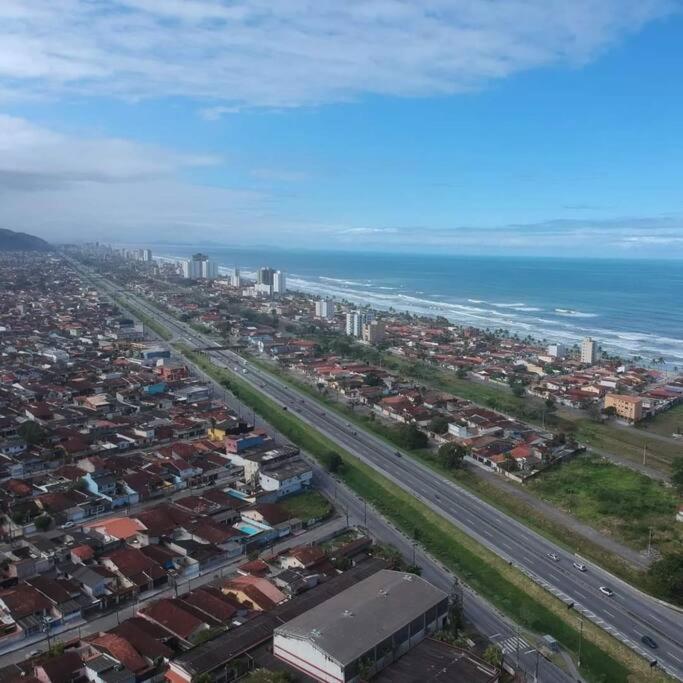 Pé na areia 3 mercados na rua centro de Mongaguá