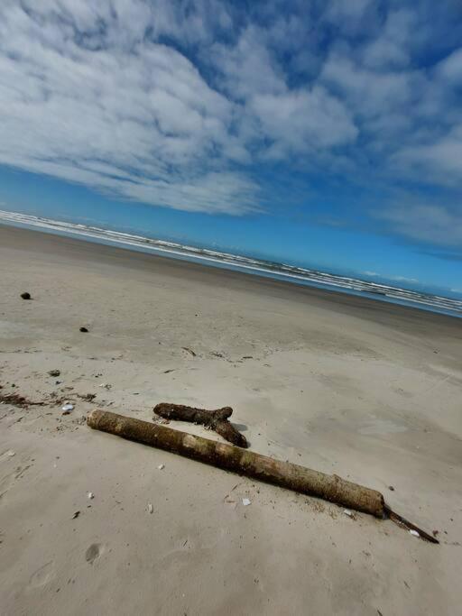 Pé na areia 3 mercados na rua centro de Mongaguá
