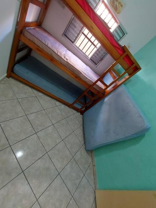 Pé na areia 3 mercados na rua centro de Mongaguá