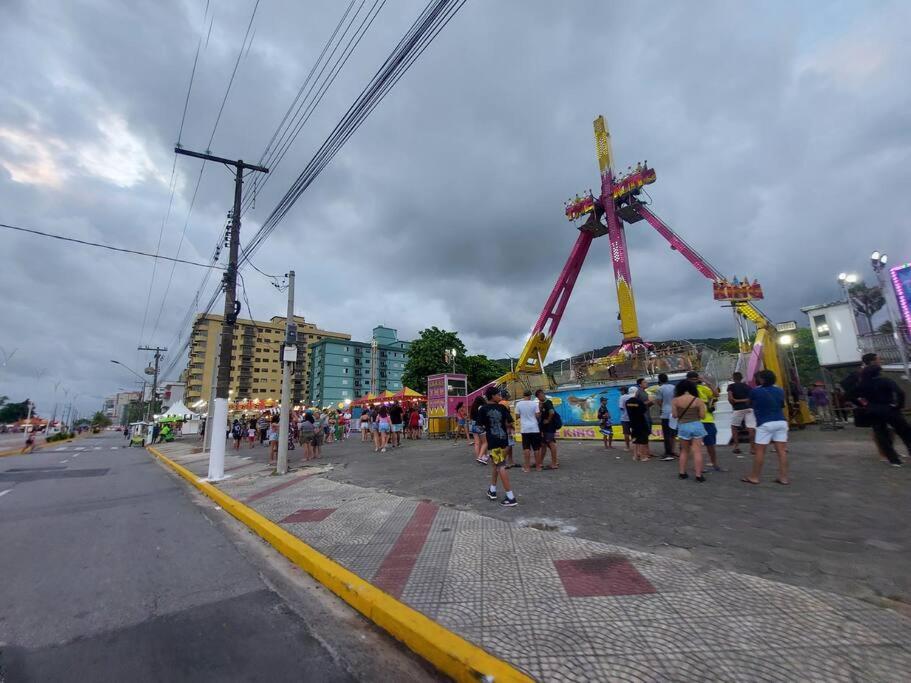Pé na areia 3 mercados na rua centro de Mongaguá