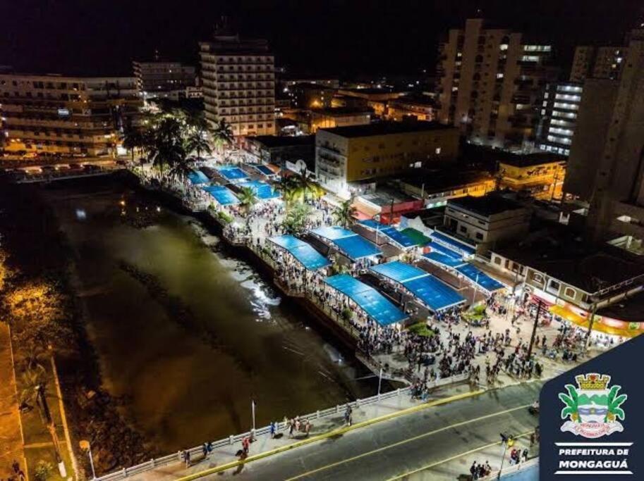 Pé na areia 3 mercados na rua centro de Mongaguá