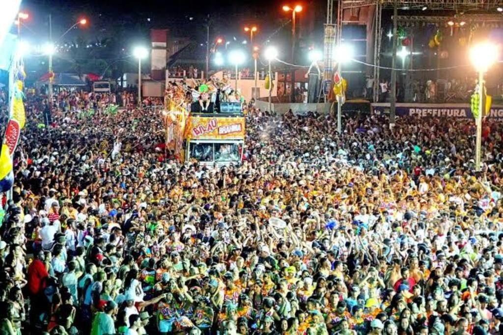 Pé na areia 3 mercados na rua centro de Mongaguá