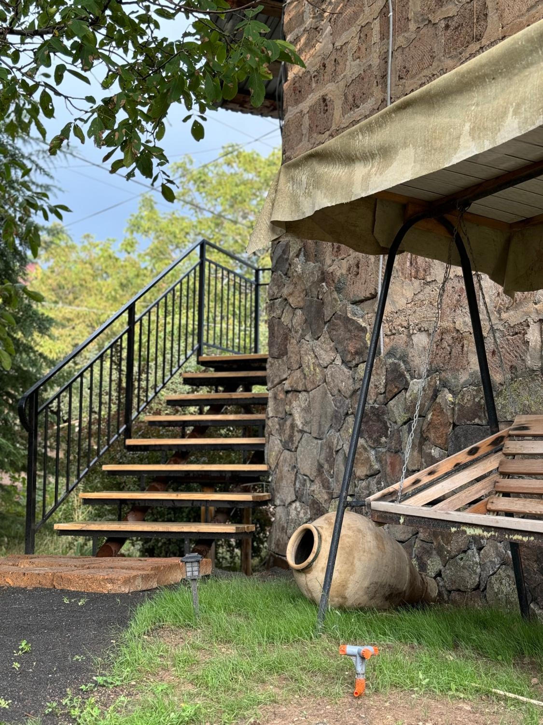 Madoyans Rest House