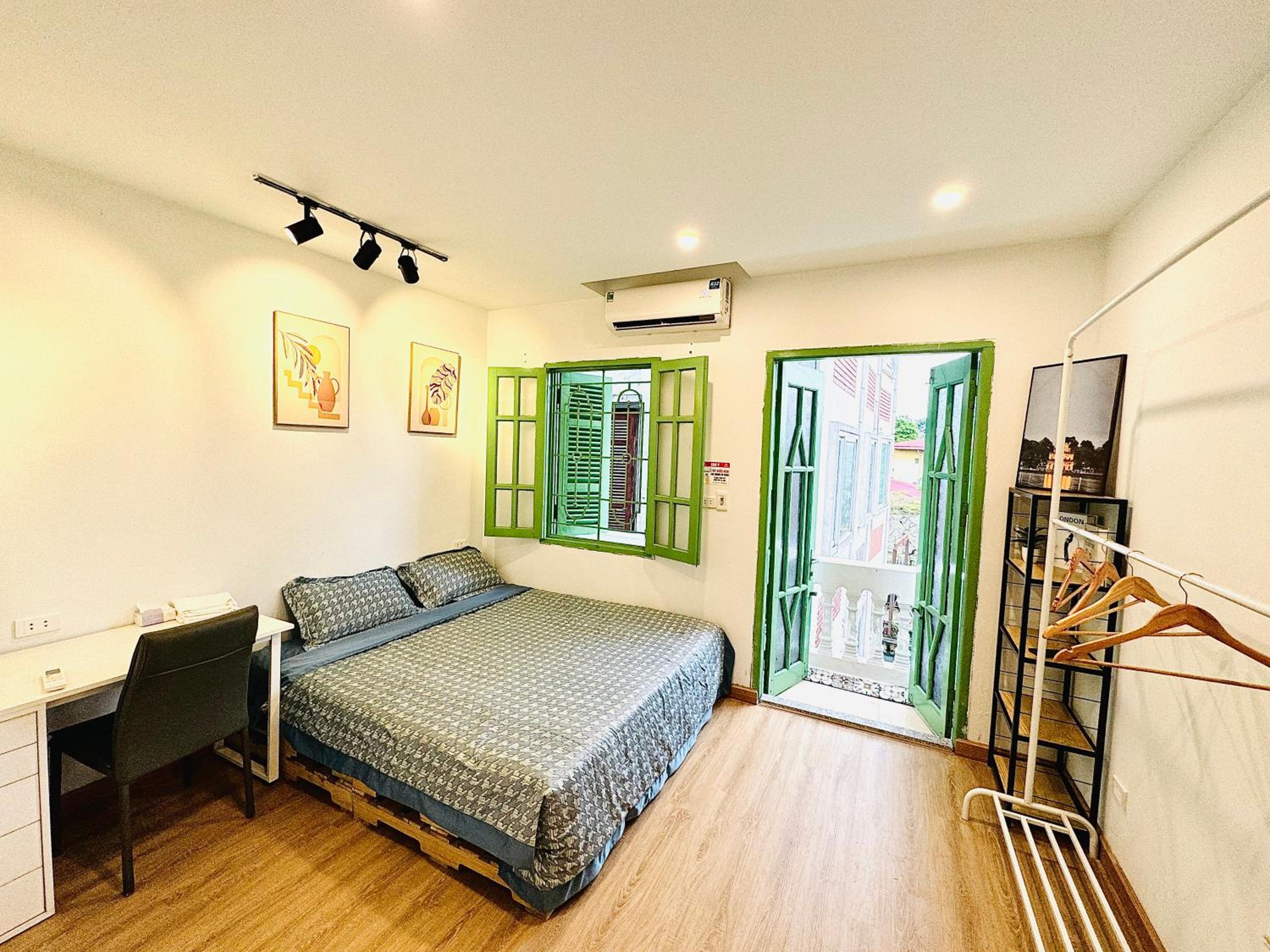Shii Apartment