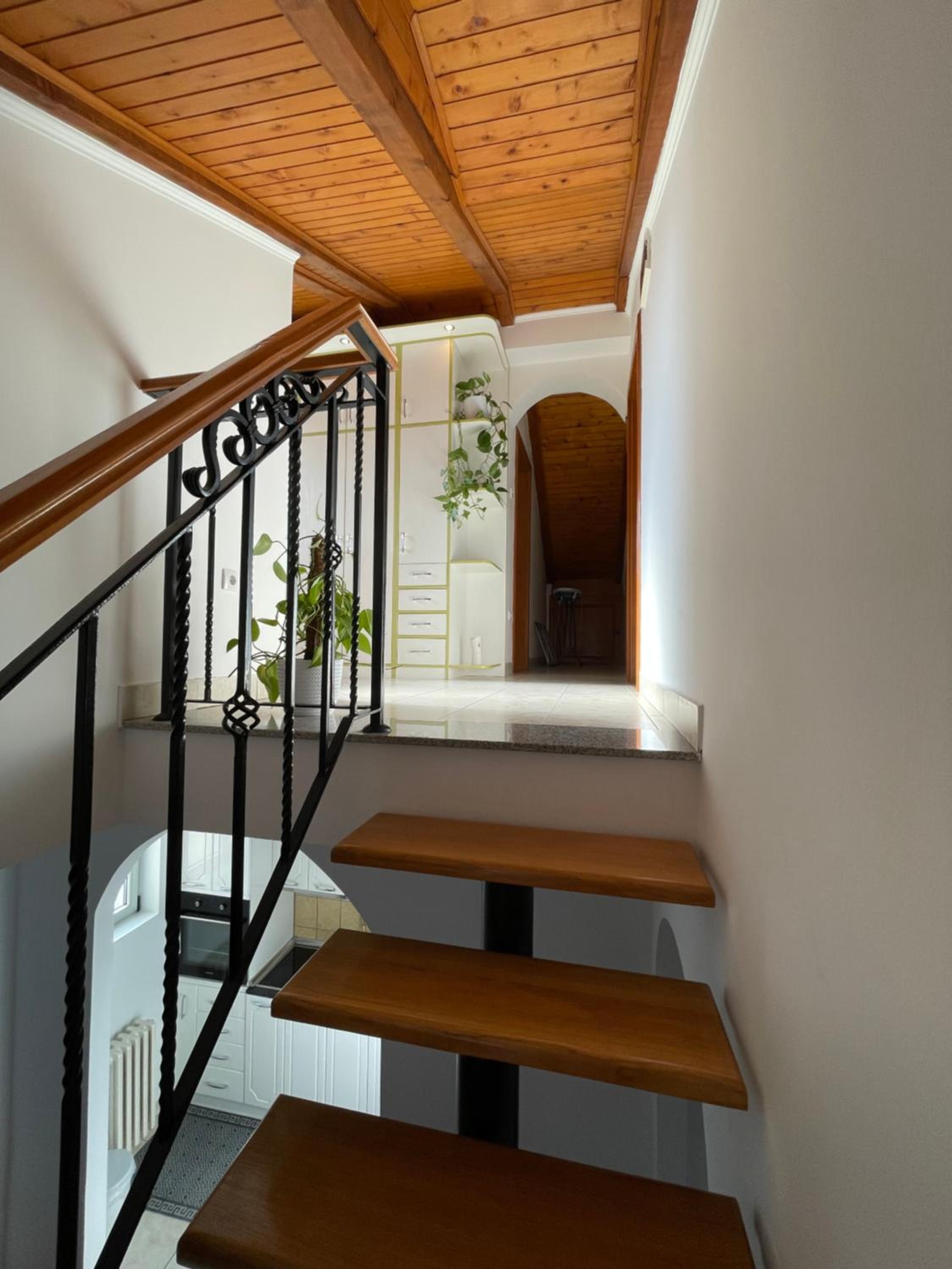 Family&Business 100m2 Apt-CityCenter, Fair & Park