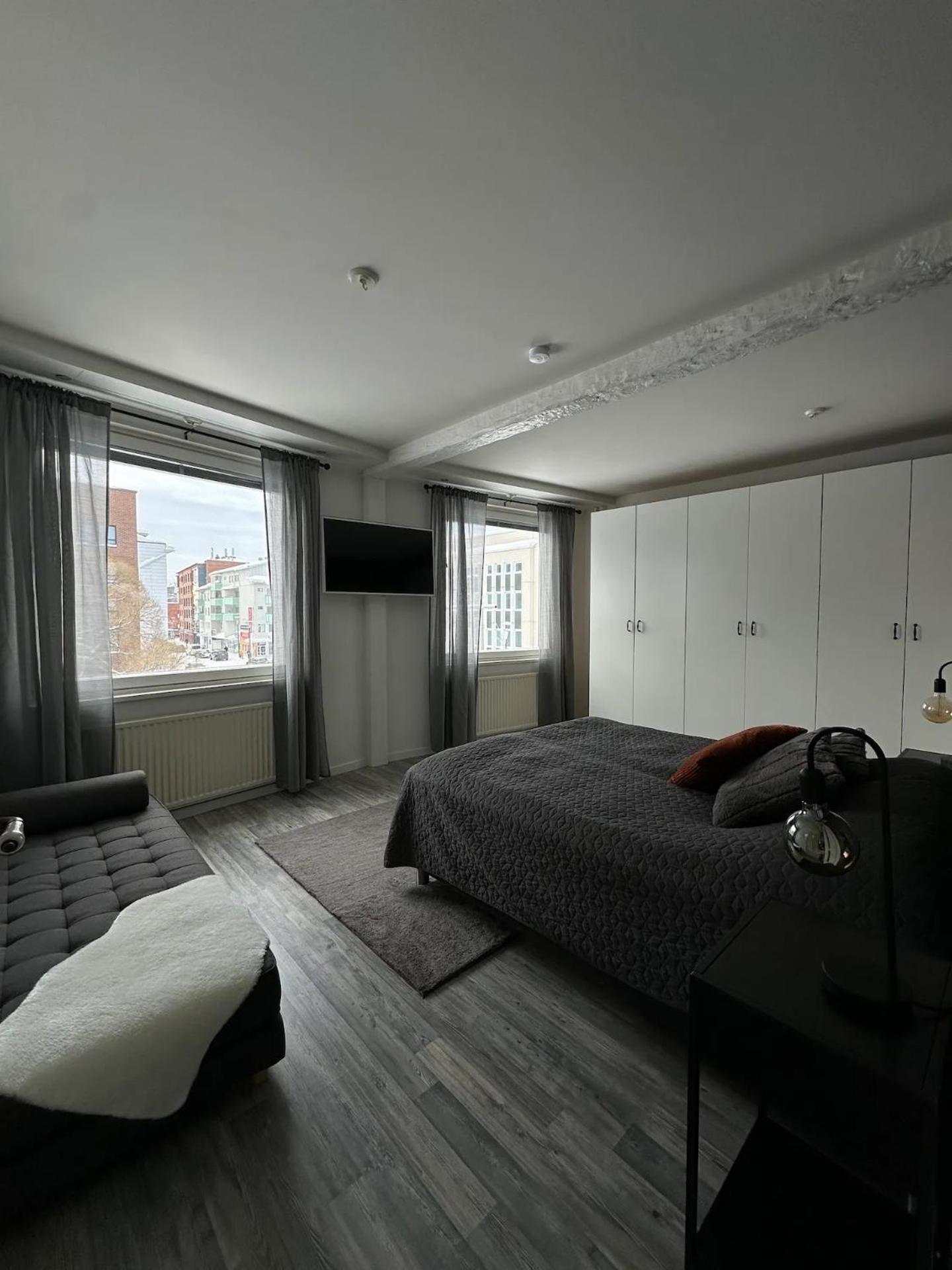 Arctic Corner Apartment with Jacuzzi