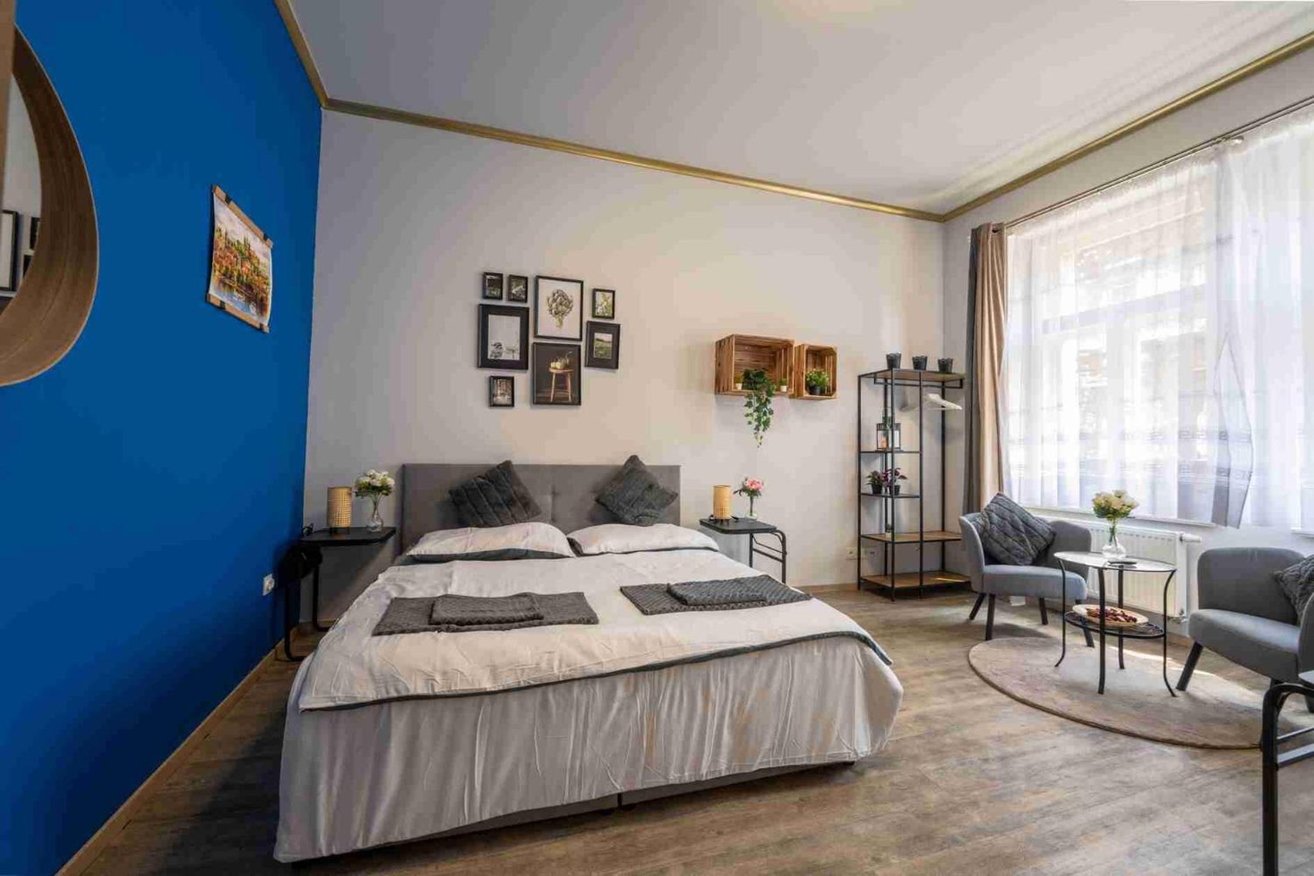Spacious 95m2 Riverside Apartment Zborovska Prague Smichov