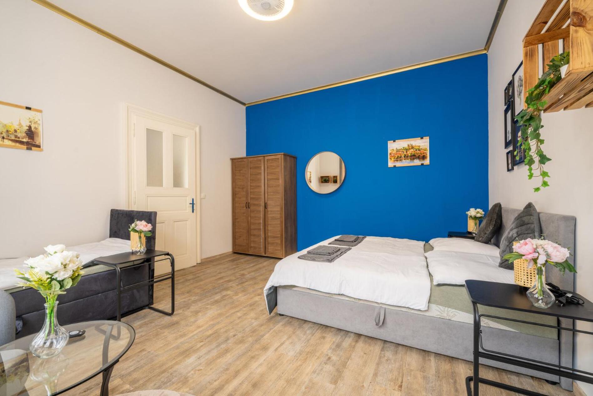 Spacious 95m2 Riverside Apartment Zborovska Prague Smichov