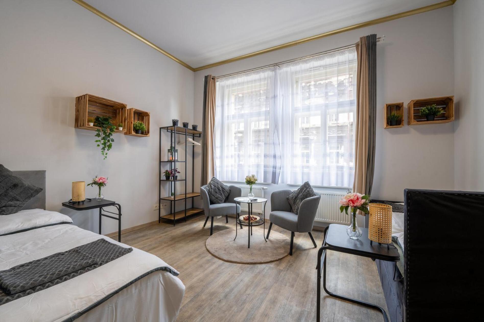 Spacious 95m2 Riverside Apartment Zborovska Prague Smichov